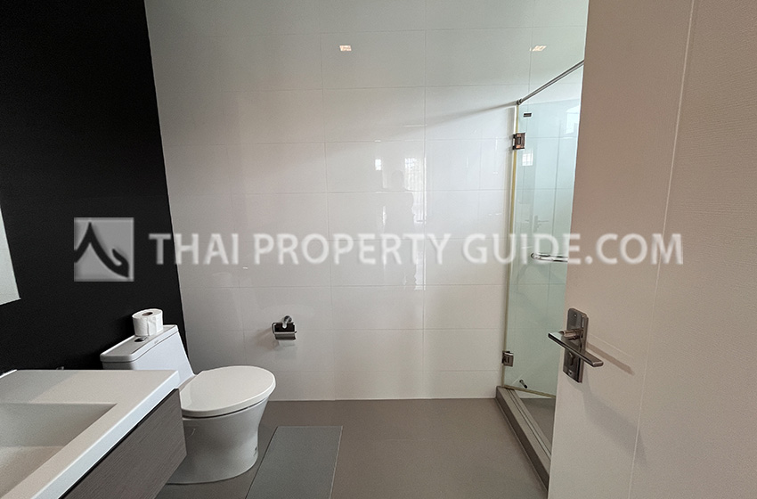 House with Shared Pool in Bangnatrad 